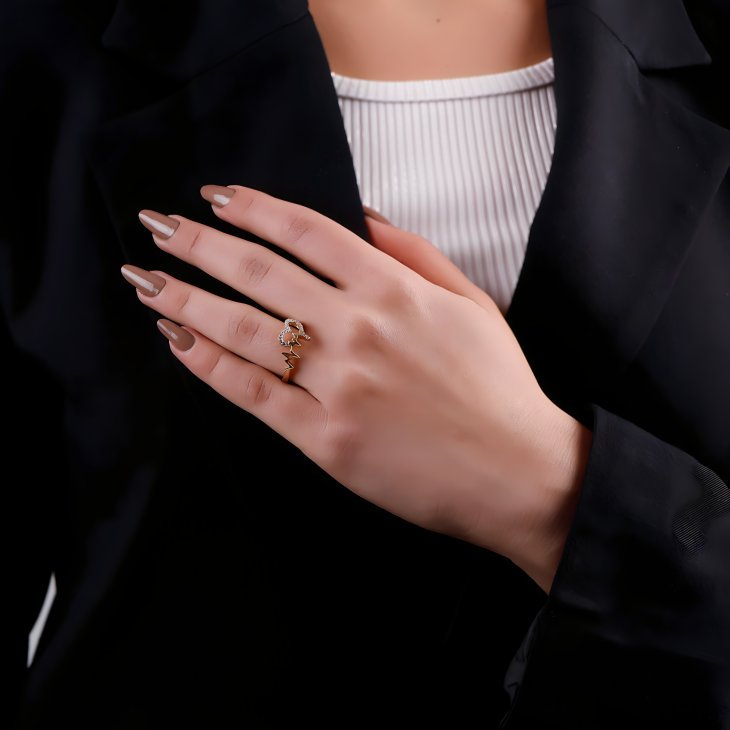 Unique Heart Gold Ring | Timeless Elegance for Engagements & Anniversaries - Image 5