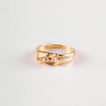 Art Deco Gold Ring with Gem | Elegant Craftsmanship for Engagements & Anniversaries