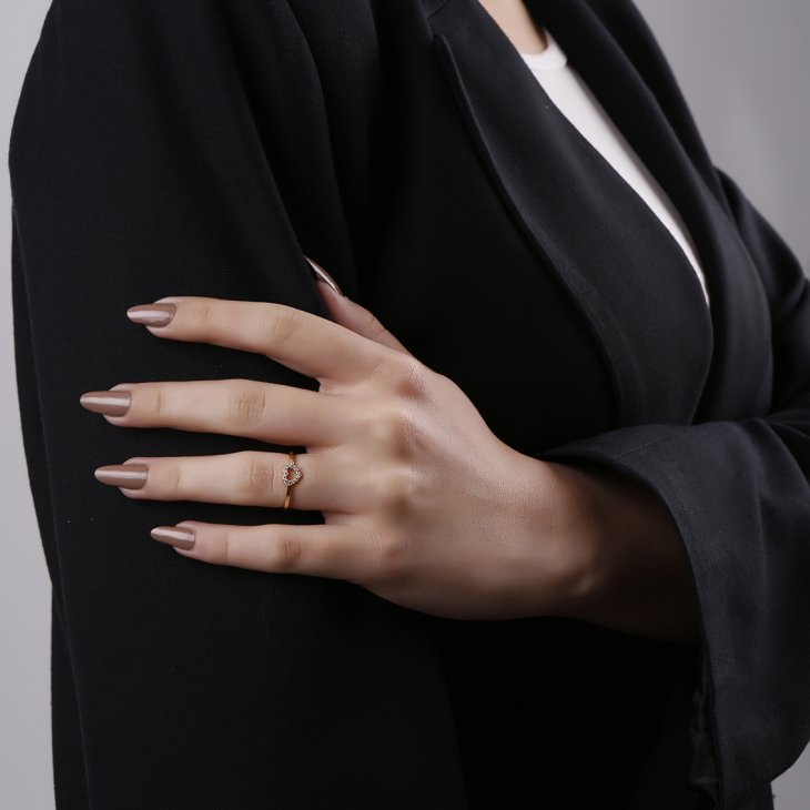 14K Gold Heart Ring with Gem | Timeless Elegance for Engagements & Anniversaries - Image 2