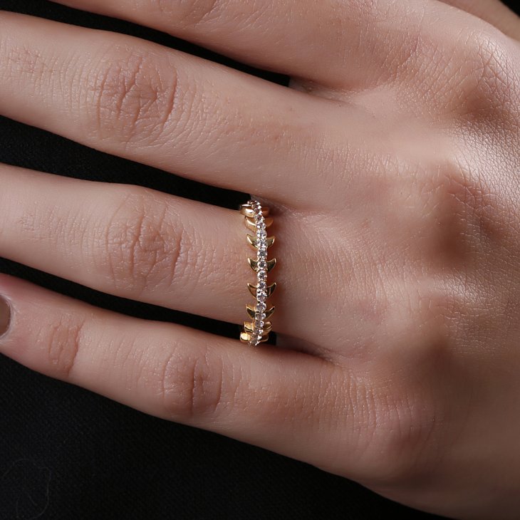 Herringbone Gold Ring | Timeless Elegance for Engagements & Special Occasions - Image 4