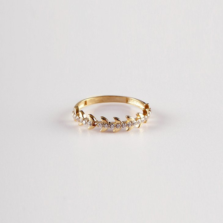 Herringbone Gold Ring | Timeless Elegance for Engagements & Special Occasions