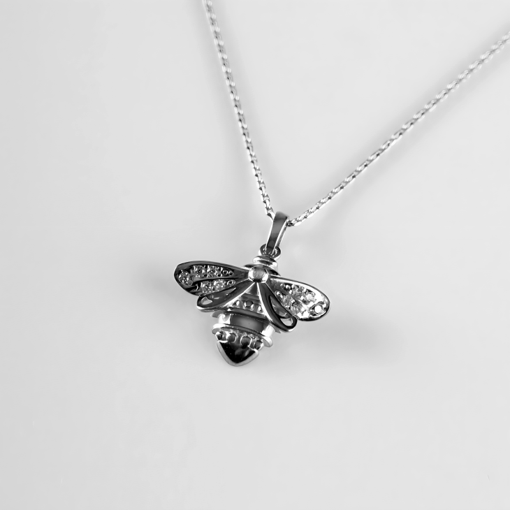 Solid Gold Bee Necklace | Minimalist Design & Elegant Gift for Women - Image 5
