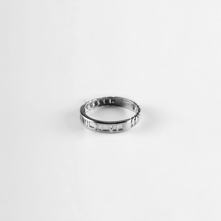 Gold Roman Numeral Ring | Timeless Elegance for Engagements & Anniversaries - Image 9
