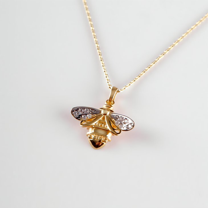Solid Gold Bee Necklace | Minimalist Design & Elegant Gift for Women